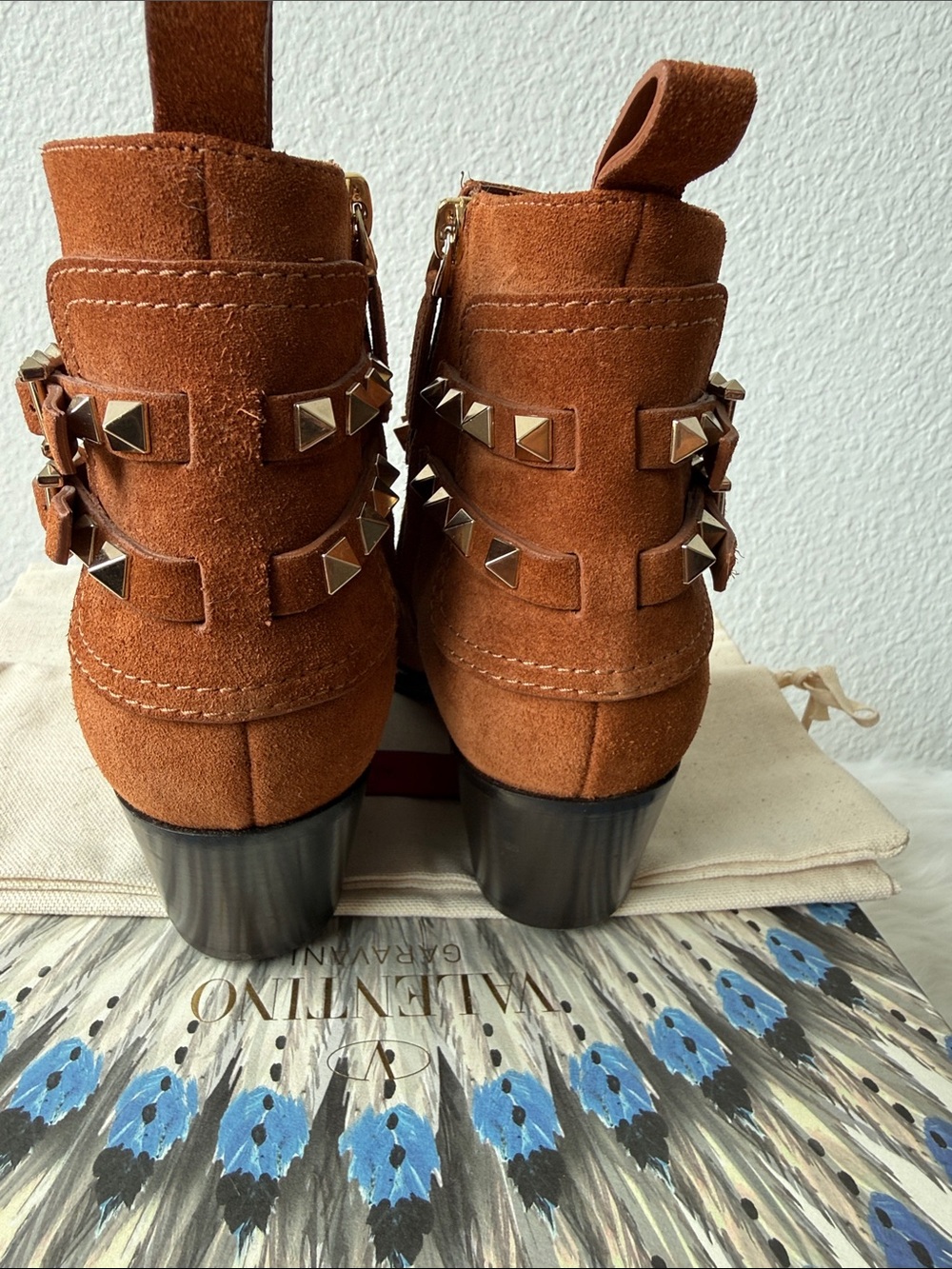 NWOT Authentic Valentino Garavani Brown Suede Studded Ankle Booties - Picture 3 of 7